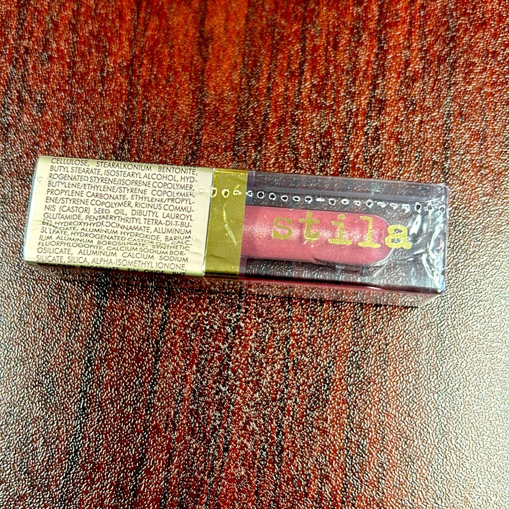 New in packaging Stilla lip gloss